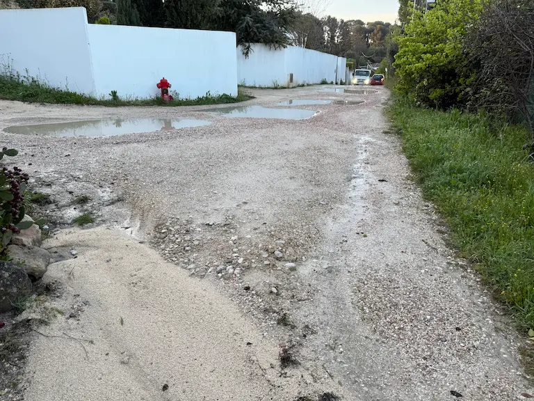 chemin de lotissement avant goudronnage par viamenagement à marseille 13011